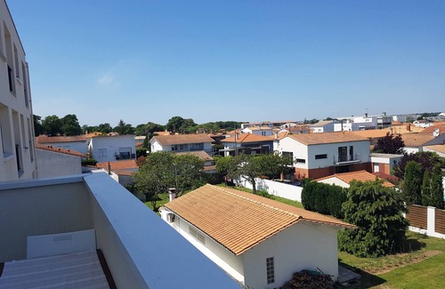 Royan Apartment | Refurbished apartment 7 minutes walk from the beach