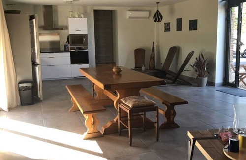 Astis Cottage | Renovated 3 épis barn with 1 to 2 air-conditioned bedrooms for 2 to 6 people.
