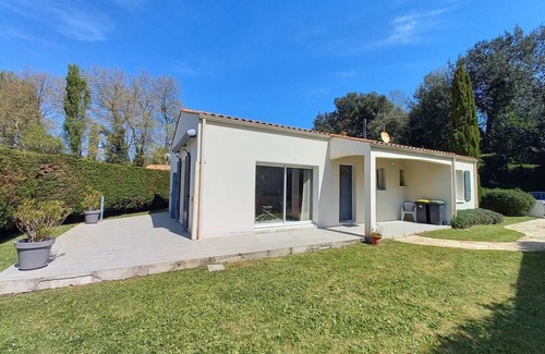 Saint-Palais-sur-Mer House | Saint Palais sur Mer - BEAUTIFUL HOUSE IDEALLY located 5 min NAUZAN BEACH
