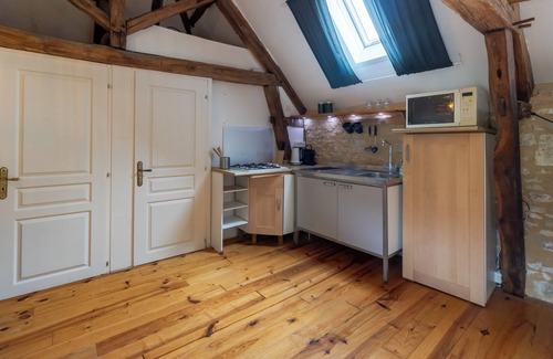 La Boissiere-d’Ans House | Salle de Musique – Holiday Home with Hillside Views and Pool