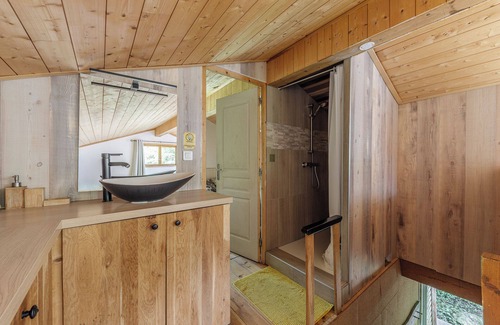 Blesignac Bed & Breakfast | Self-contained accommodation in the heart of an acacia forest