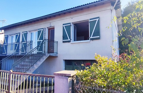 Chateauneuf-sur-Charente House | Small spare room, city center
