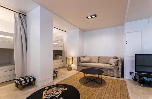 Biarritz City Centre Apartment | SOTOAN KEYWEEK Design Apartment close to the Port-Vieux beach in Biarritz