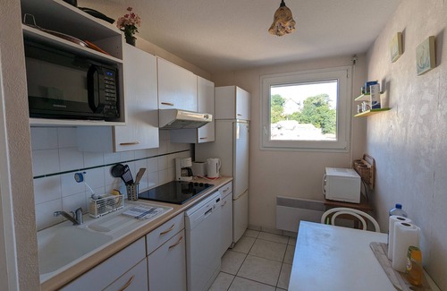 Arcachon Apartment | Spacious, Sunny T3 in Central Arcachon with Terrace, Parking, Near Park and Beach