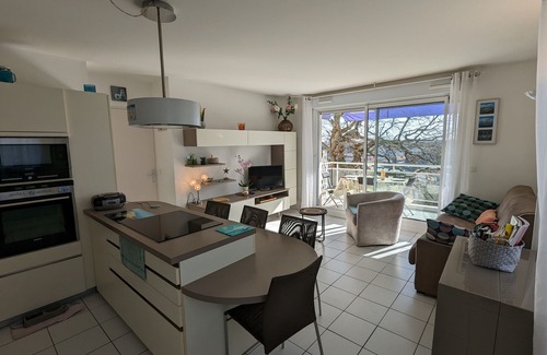 Arcachon Apartment | Spacious T3 with Terrace, Parking, and Pool - Near Arcachon Center and Beach