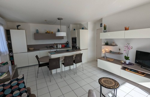 Arcachon Apartment | Spacious T3 with Terrace, Parking, and Pool - Near Arcachon Center and Beach