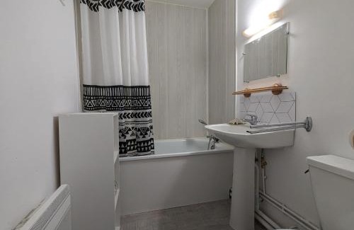 Arcachon Apartment | Studio 21m² calme avec balcon en centre-ville, proche gare et plage - Arcachon - FR-1-420-55