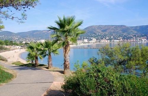 La Faviere Apartment | Studio apartment sleeps 3 BORMES LES MIMOSAS