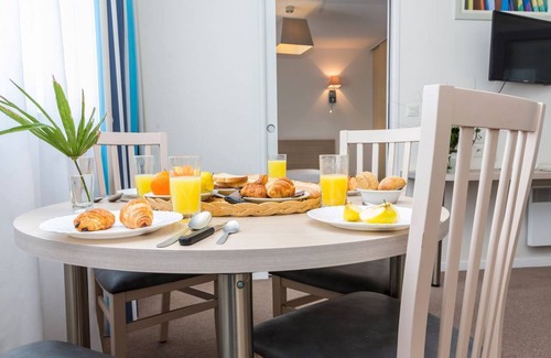 La Rochelle Apartment | Studio flat ∙ 1 bedroom ∙ 3 guests