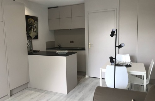 Arcachon Apartment | STUDIO + PARKING / 200 M FROM BEACHES, HARBOR AND SHOPS