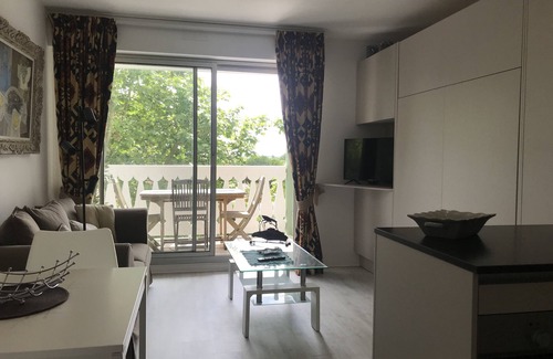 Arcachon Apartment | STUDIO + PARKING / 200 M FROM BEACHES, HARBOR AND SHOPS