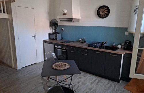 Rochefort Apartment | studio rénové et patio pour vélo