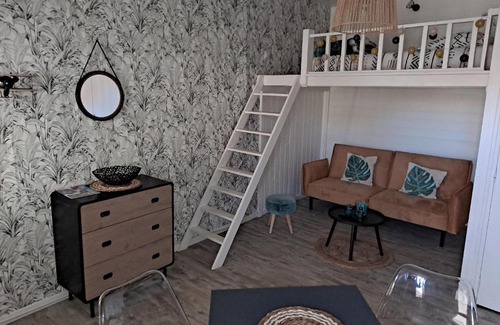 Rochefort Apartment | studio rénové et patio pour vélo