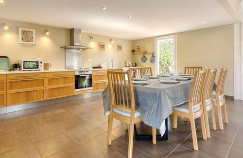 Vensac Villa | Stunning private villa for 10 people with WIFI, private pool, TV and terrace