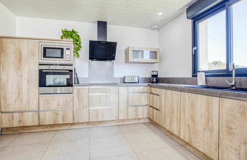 Aureilhan House | Stunning private villa for 4 guests with WIFI, TV, terrace and pets allowed