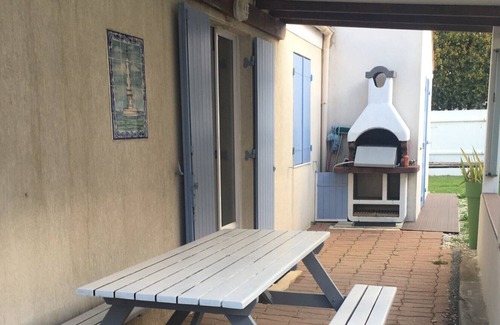 LHoumeau House | Sunny house 900m from the beach