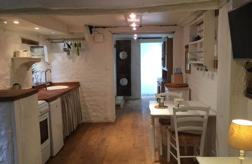 Limalonges Cottage | ‘The Cottage’ at Le Logis De Limalonges