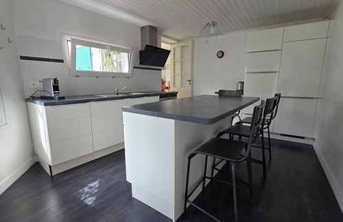 Ars-en-Re House | The house at the end of the cul-de-sac