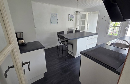 Ars-en-Re House | The house at the end of the cul-de-sac