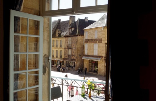 Sarlat-la-Caneda Historic Center Apartment | Truly In The Heart Of Sarlat, Spacious And Gracious
