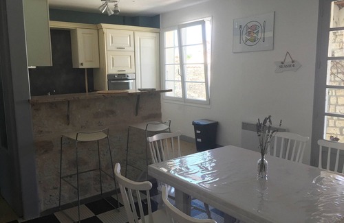 Saint-Georges-d'Oleron House | Typical WIFI house completely renovated in the heart of Vieux Chaucre