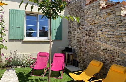 Saint-Georges-d'Oleron House | Typical WIFI house completely renovated in the heart of Vieux Chaucre