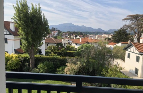 Saint-Jean-de-Luz House | Villa 200m Plage Saint Jean de luz 7 Chambres 16 Couchages Vue mer Montagne