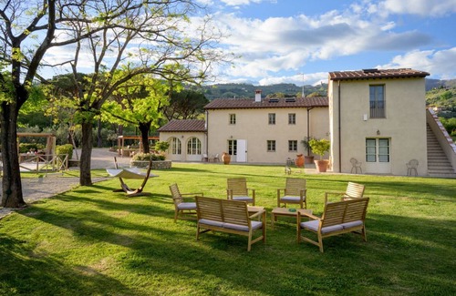 Massa e Cozzile Villa | Villa ∙ 6 bedrooms ∙ 12 guests