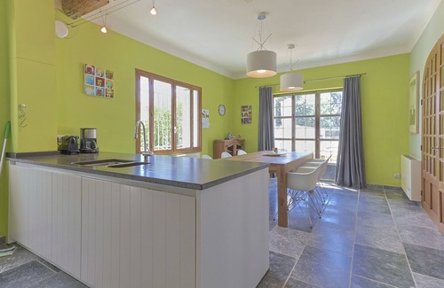 Sablet Villa | Villa des Sables is a magnificent holiday home for 10 people with a private heated swimming pool in the Vaucluse region of Provence.