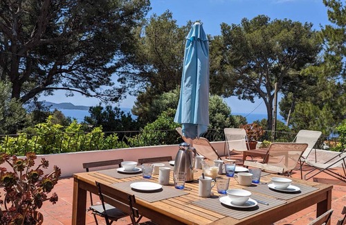 Hyeres Villa | Villa Mont des Oiseaux/3 bedrooms/sea view/first beach 1.5km/terrace and garden