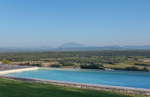 Saint-Restitut Villa | Villa Noélisa, heated swimming pool, view of the Ventoux