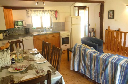 Vernoux-en-Gatine Cottage | 1 of 3 Gites set in 2 lovely acres-Pool-Games field -Wifi-lots to see/do nearby