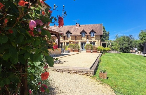 Saint-Aubin-de-Nabirat House | 1 of 4 Stone gites, large pool & many on-site activities, family friendly.
