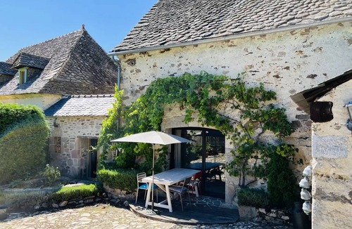 Saint Martial Entraygues House | 100 m² House ∙ 2 bedrooms ∙ 4 guests