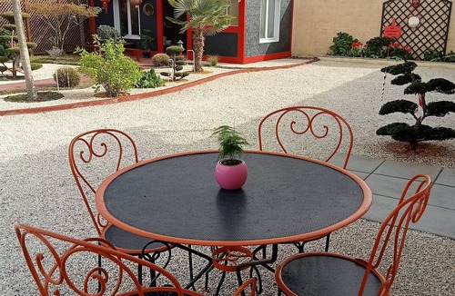 Saint-Medard-de-Guizieres House | 10 minutes from St Emilion! A break somewhere in the garden of maple and niwakin