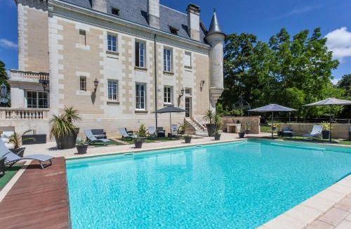 Nouvelle-Aquitaine Bed & Breakfast | 100 m² Bed and breakfast ∙ 4 bedrooms ∙ 7 guests