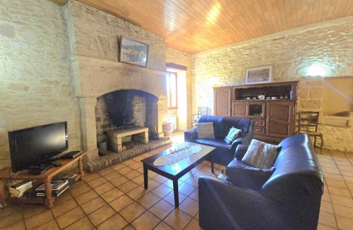 Saint-Andre-dAllas Cottage | 100 m² Cabin ∙ 2 bedrooms ∙ 5 guests