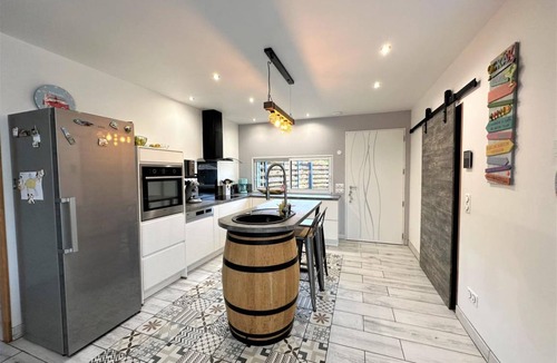 Leon House | 100 m² Gîte ∙ 3 bedrooms ∙ 6 guests
