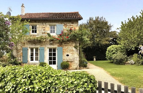 Nanteuil-en-Vallee House | 100 m² House ∙ 3 bedrooms ∙ 5 guests