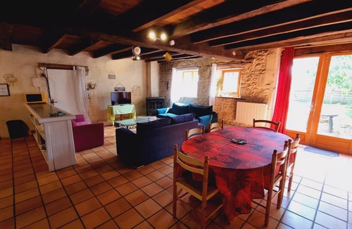 Saint-Just-Luzac House | 100 m² House ∙ 3 bedrooms ∙ 6 guests