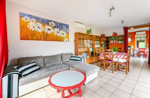Scorbe-Clairvaux House | 100 m² House ∙ 2 bedrooms ∙ 9 guests
