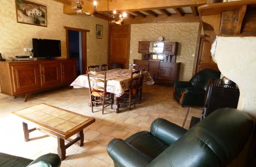 Augreilh House | 102 m² Gîte ∙ 3 bedrooms ∙ 6 guests