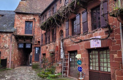 Collonges-la-Rouge House | 103 m² Gîte ∙ 2 bedrooms ∙ 6 guests