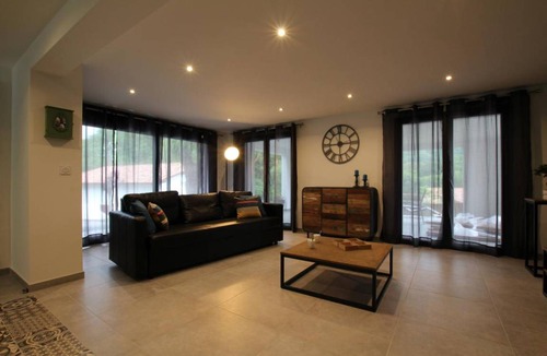 Souraide House | 105 m² Gîte ∙ 2 bedrooms ∙ 4 guests