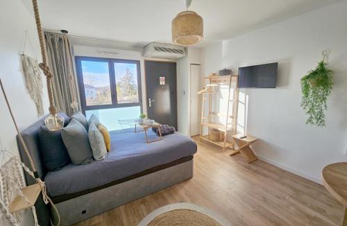 Eguilles Apartment | 107 Paisible et unique avec terrasse sur vue piscine
