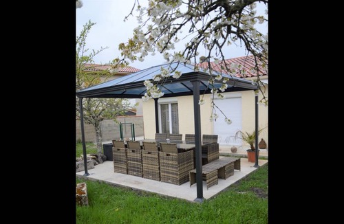 Saint-Medard-en-Jalles House | 110 m² House ∙ 4 bedrooms ∙ 9 guests
