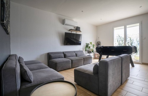 Saint-Medard-en-Jalles House | 110 m² House ∙ 4 bedrooms ∙ 9 guests