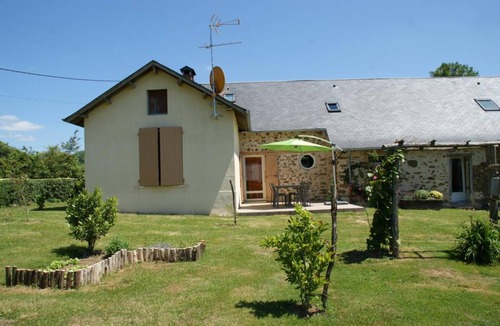 Espartignac House | 110 m² Gîte ∙ 4 bedrooms ∙ 8 guests