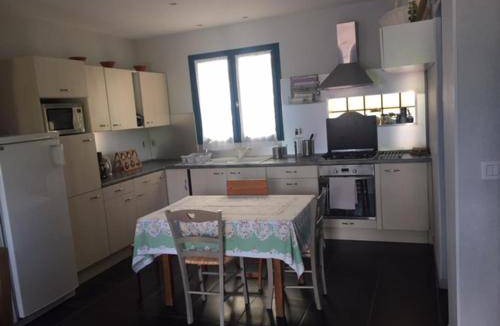 Bourg-sur-Gironde House | 110 m² House ∙ 3 bedrooms ∙ 6 guests