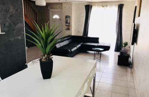 Jaunay-Clan House | 110 m² House ∙ 3 bedrooms ∙ 8 guests